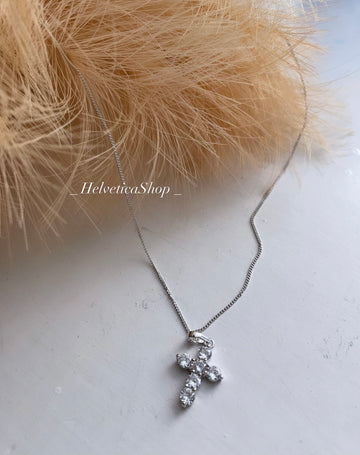 Collana con ciondolo a croce