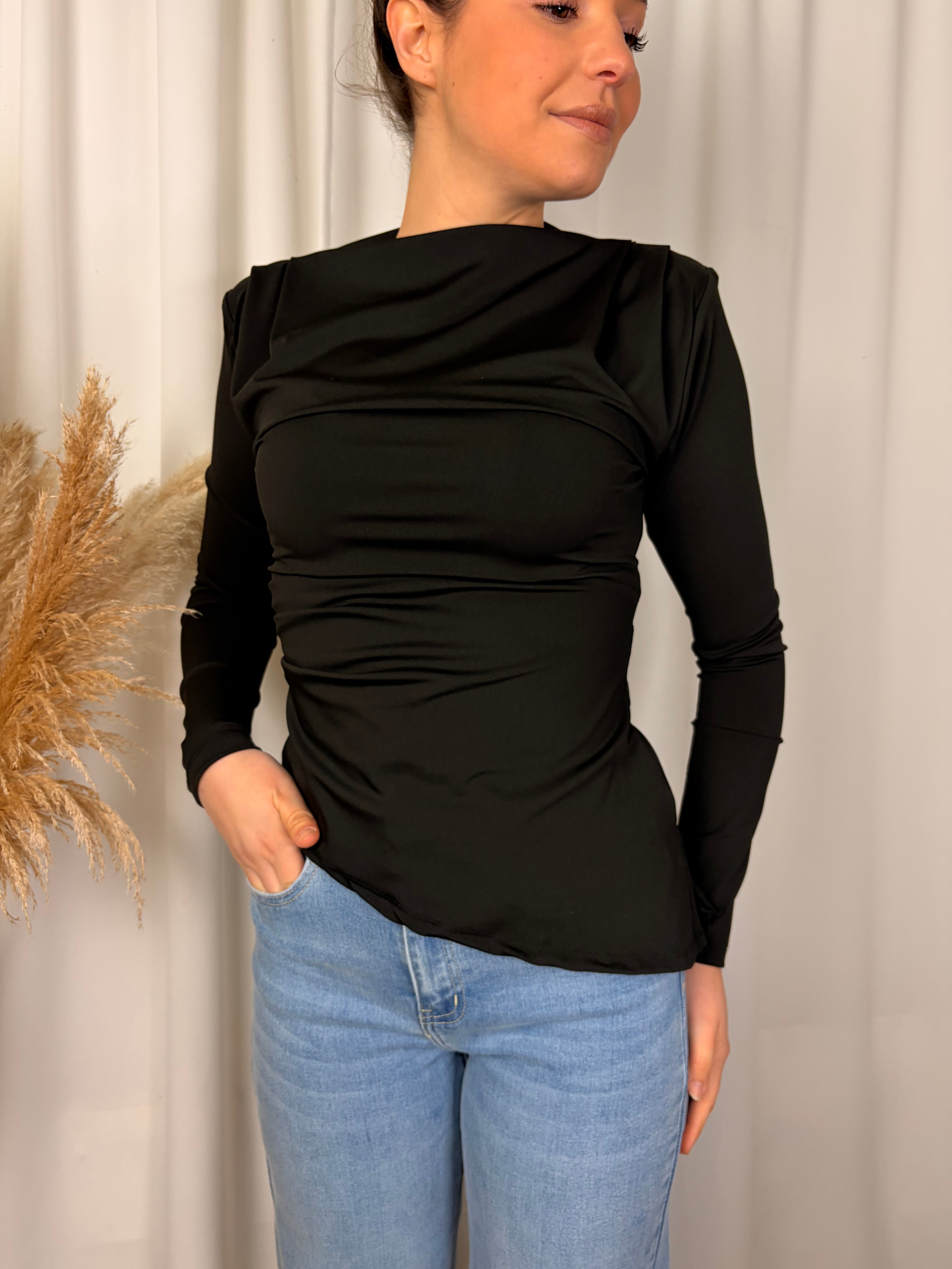 Maglia Taglio Asimmetrico