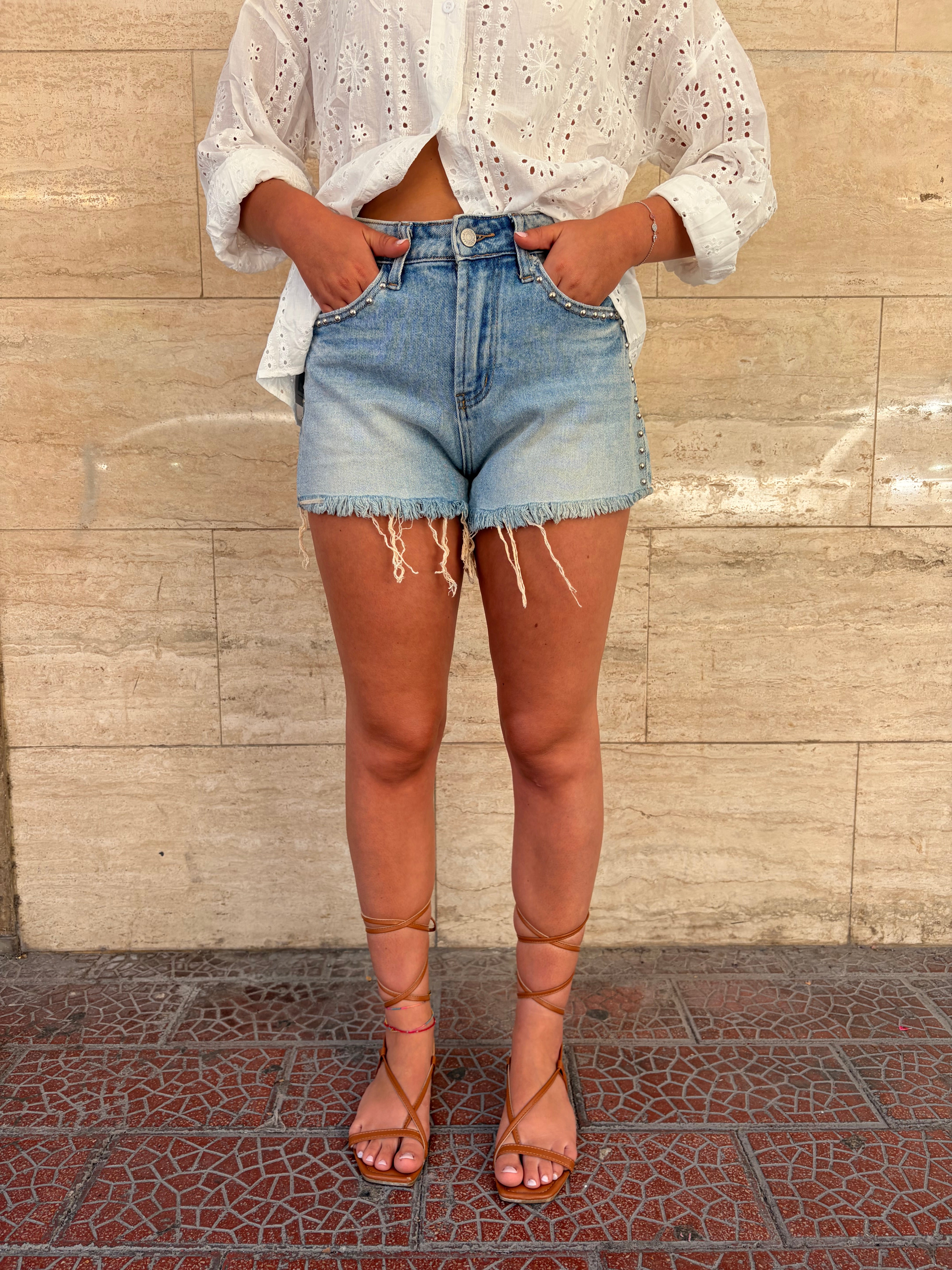 Short Borchiato