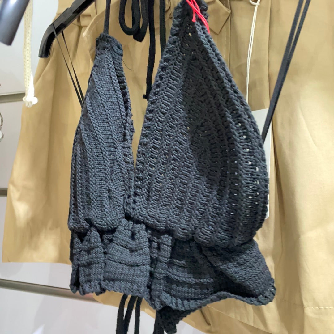 Crop top uncinetto due varianti