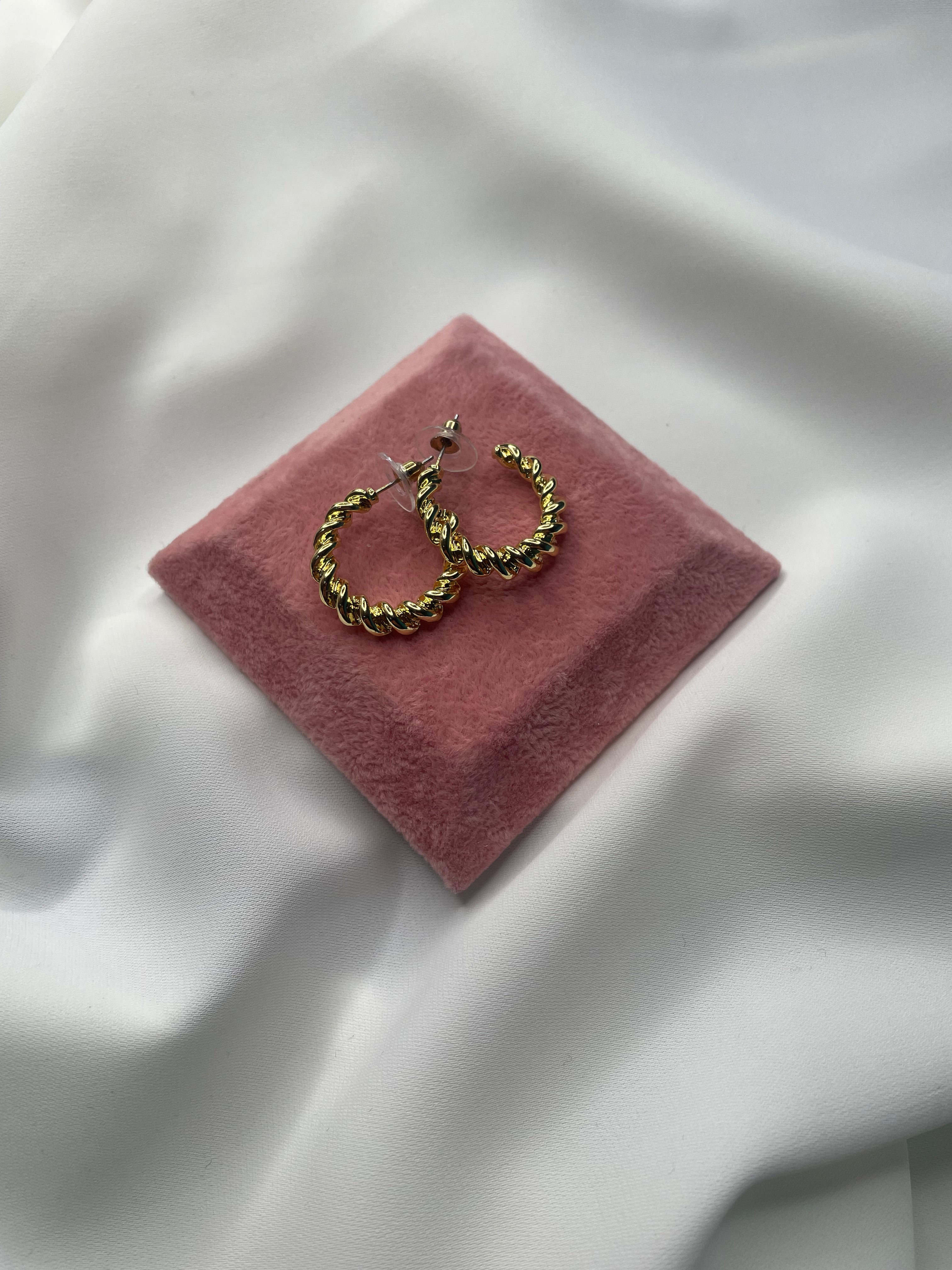 Semicerchio torcion stretto Gold